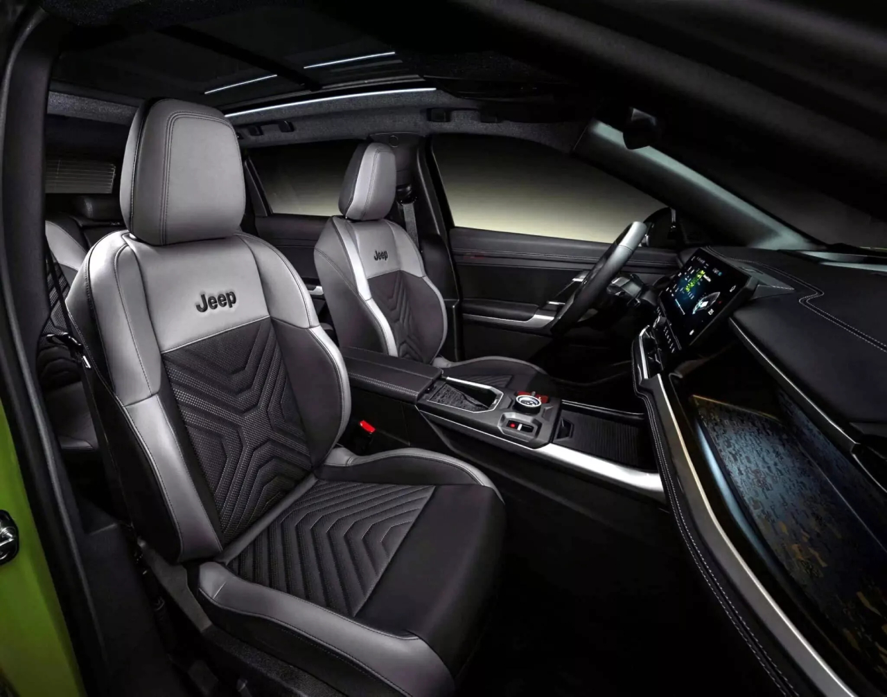 Интерьер нового Jeep Compass Интерьер нового Jeep Compass
